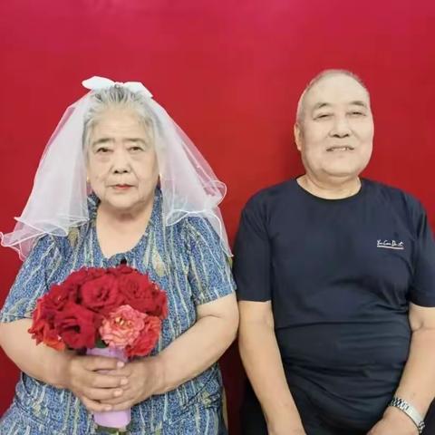 东城半岛社区开展“我们的节日之七夕——与爱同行、定格美好主题摄影活动”