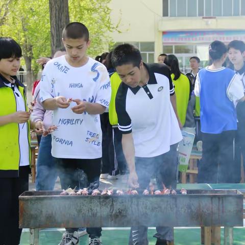 学习二十大·永远跟党走·奋进新征程 十六中庆五一师生联谊主题党日活动总结