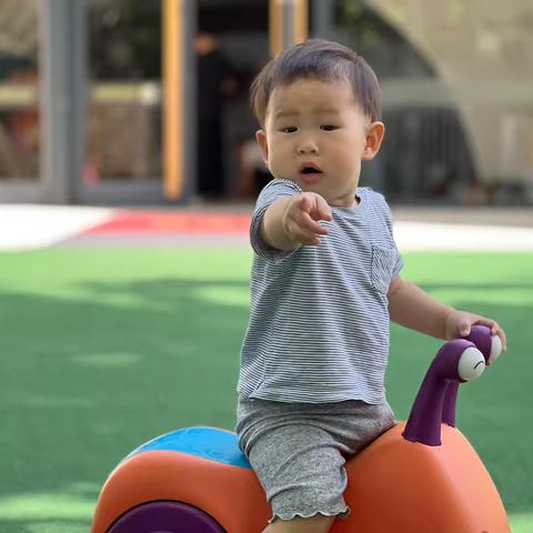 用爱陪伴，见证成长——六一成长记