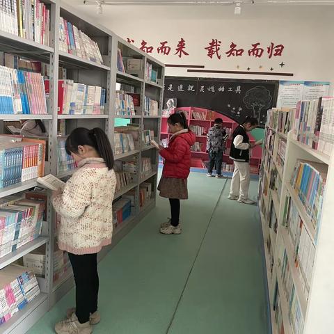 读书点燃智慧，书法照耀人生。——邑城镇白府小学阅读活动