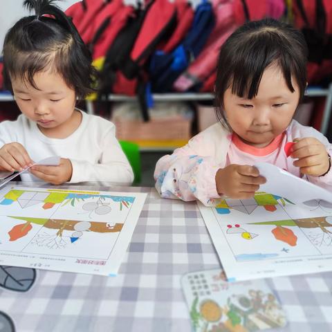 小一班——数学操作《图形好朋友》+律动《花园种花》