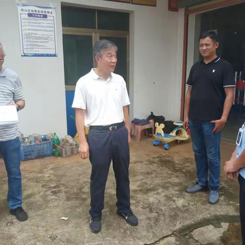 市应急管理局副局长叶保恒带队深入开展第4号台风“泰利＂督导工作