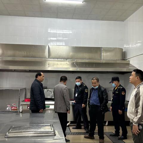 那大镇镇长李贤高到博文学校检查食品安全工作