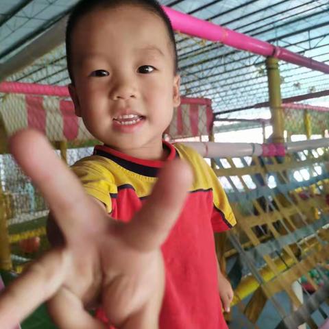 旭日幼儿园中二班小帅哥小美女的美篇分享