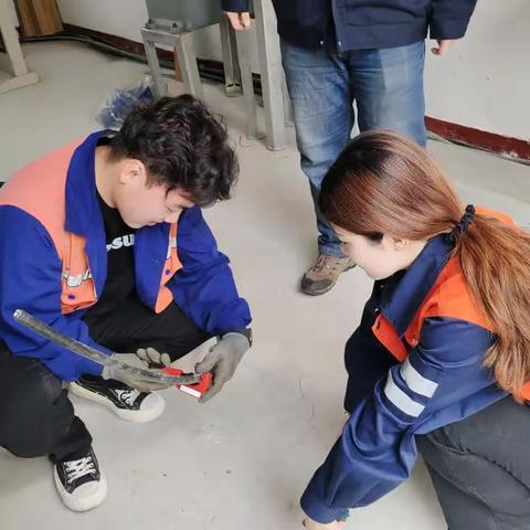 13新民电务车间5月份新职人员培训