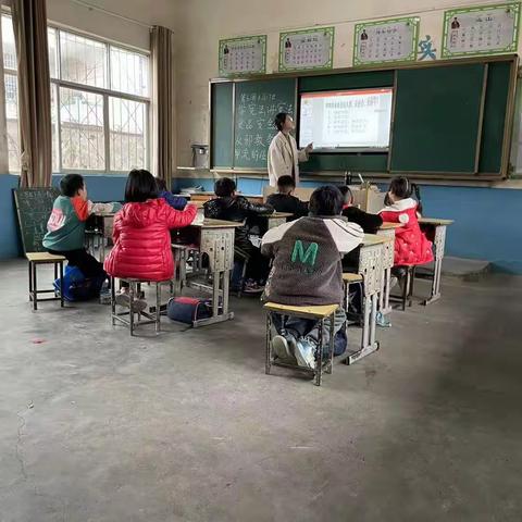 秀元小学“甲流的症状、学宪法讲宪法、食品安全、反邪教”主题班会