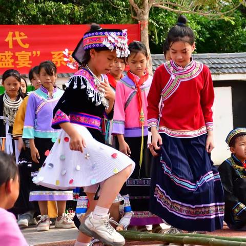 潮起三月三·奋进新时代——那劳镇中心小学“相约壮乡三月，共享民族盛宴”系列活动