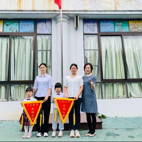 大三班孩子们的第十五周活动：防暴演练