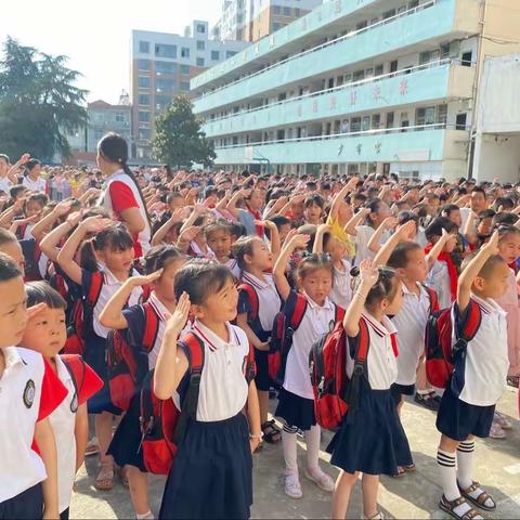 【幼小衔接】“初探小学 ，幼见成长”