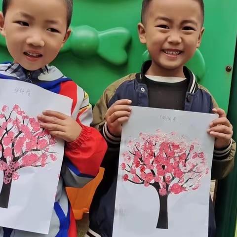 红果果幼儿园朝阳一班棉签点画———《樱花🌸》