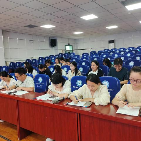 教材培训明方向 同研共进谋发展——郑州航空港区明港中心学校语文教材培训