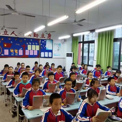 古韵悠悠传文化 诗情脉脉扬美德——记龙洲湾中学八年级古诗默写大赛