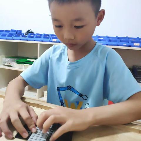 创未来机器人：6月11日下午13：30—15：00极光课程反馈