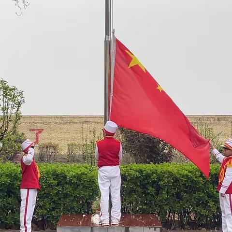 只里乡中心小学每周升旗仪式（七）——赵进军校长讲海湾战争对中国的启示