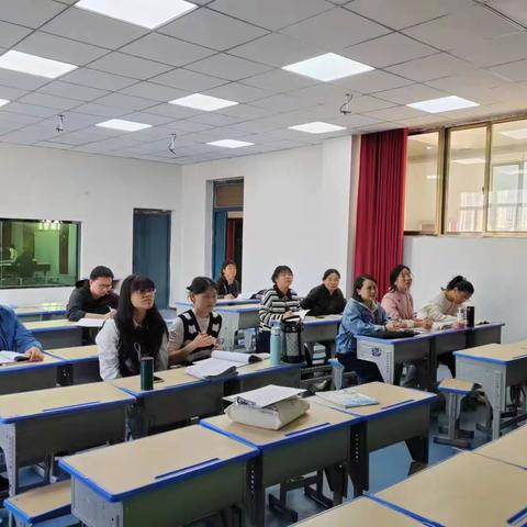 “观摩学习，共促成长”记高一政治组教研活动