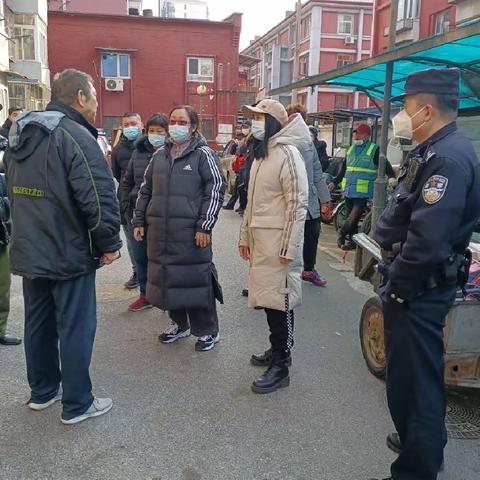 长城润滑油社区开展清理楼道杂物“清.朗行动” 畅通生命通道 还百姓整洁宜居环境