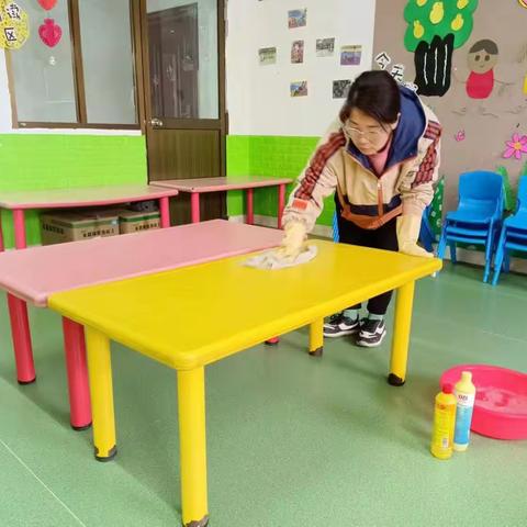 宫里镇萌蕾幼儿园托二班第十四周精彩活动剪辑