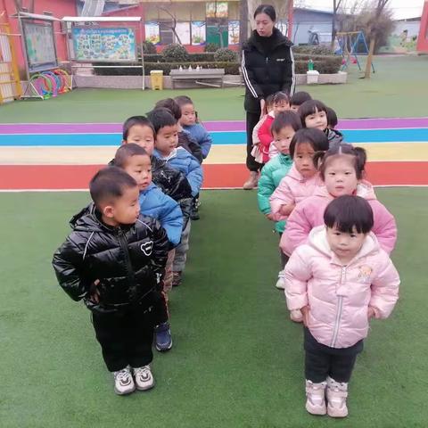 萌蕾幼儿园托二班春季期末总结家长会