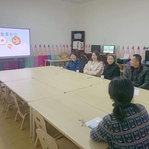 美好“食”光 与你“童”行——颜厝中心幼儿园膳食委员会活动