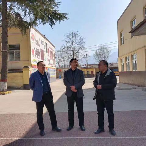 视导促提升 踔厉共奋进——桐峪镇中心小学迎接县教科局基教股视导检查