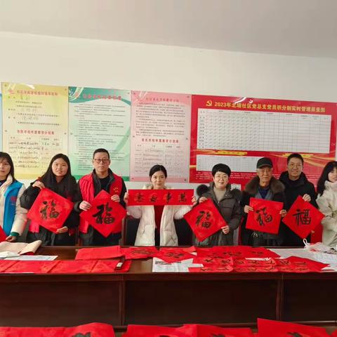 人民街道北塘社区开展“温情入户送春联 声声问候暖人心”写春联送祝福活动