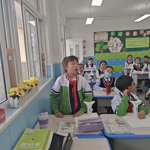 云兴小学三2班STEM主题课程《液体彩虹🌈》