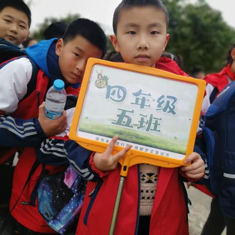 【久佰行走课堂】石油路小学校四年级五班丨紧跟“二十大”步伐，走进“新农村”，实践“行走的思政课”