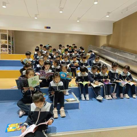 芳菲四月，友情相伴