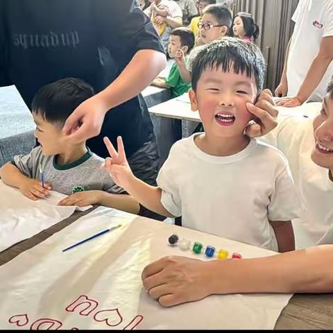 “我爱爸爸”——百龙跨世纪幼儿园升国旗仪式