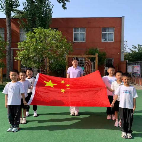 小小升旗手，浓浓爱国情———南阳市第九完全学校幼儿园升国旗仪式