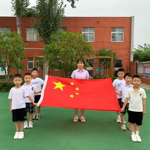小小升旗手，浓浓爱国情———南阳第九完全学校幼儿园升国旗仪式