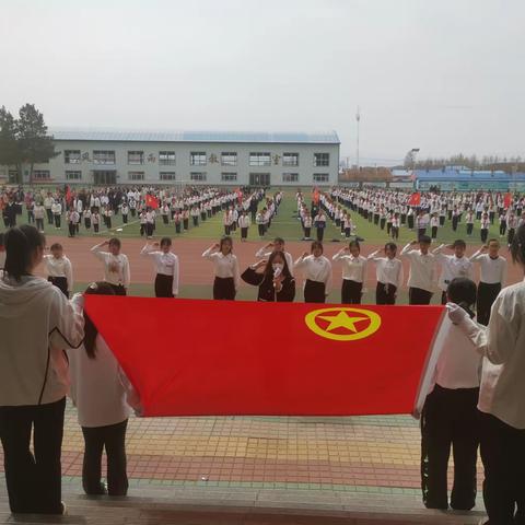 学习二十大   永远跟党走   奋进新征程——雅尔根楚学校新团员入团仪式简讯