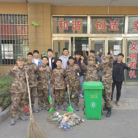 伊川中等职业学校宿管科学习雷锋树立新风活动！