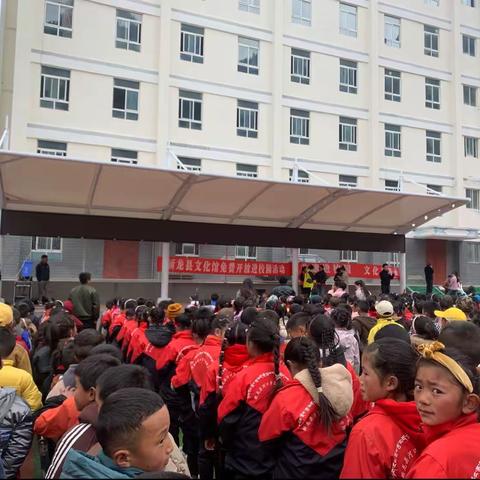 宣传贯彻党的二十大精神·送文艺进学校活动