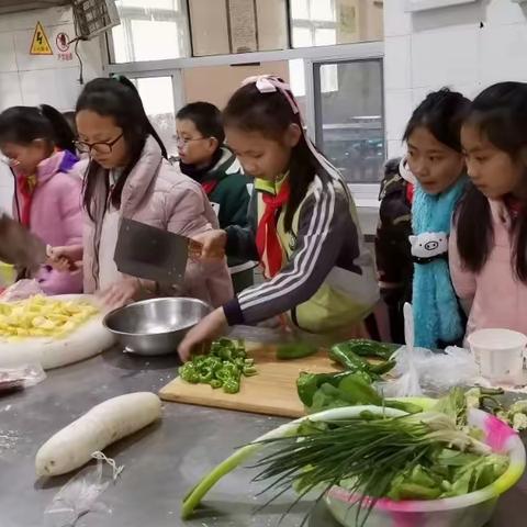 “香满校园 山肴野蔌”——记香山镇第二小学厨艺大赛