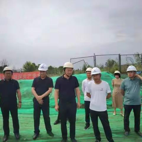 西安市水务局水利建设质量和安全工作考核组对红旗水库溢洪道及下游河道综合治理工程进行综合巡查