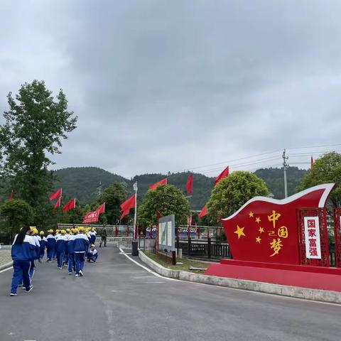 研学旅行促成长，最美课堂在路上