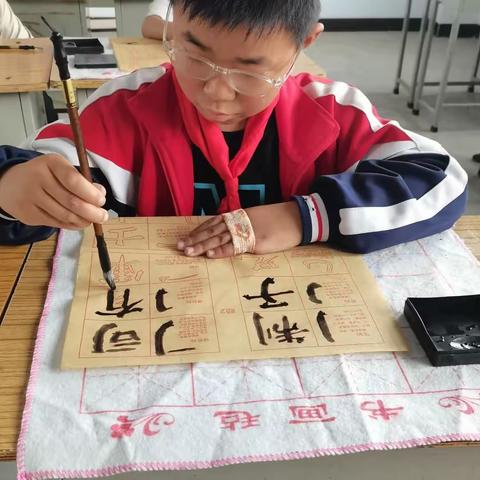 弘扬传统 书写卓越 ——刘贾店小学书法课堂