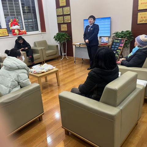 联盟路支行举办“建行迎春”活动