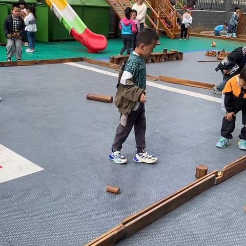 第一实验幼儿园滨湖分园大四班建构区观察记录