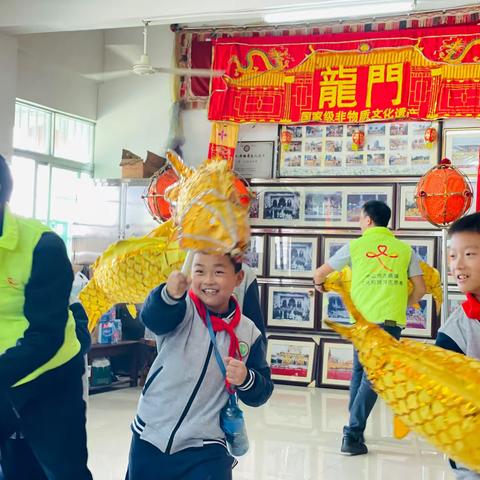 【新徽•研学】“六坊云龙舞”历史文化之旅——古镇新徽学校开展走读灯都亲子研学活动