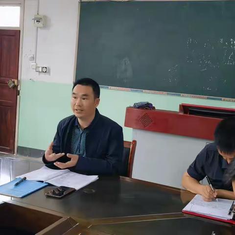 蹲点聚焦教师课堂，问诊把脉课堂教学 ——班子成员听评课走进吉安小学