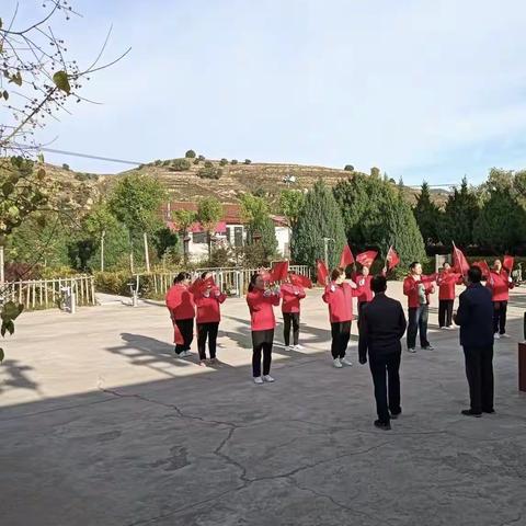 兴旺庄村举行中华人民共和国成立74周年庆国庆升国旗仪式