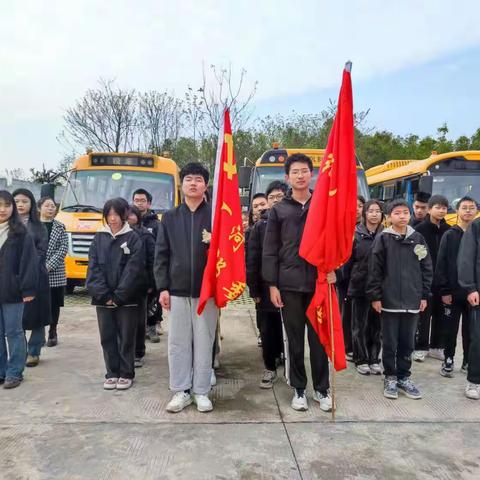 缅怀先烈，铭记历史——2023年纸厂河镇中小学教联体清明祭扫烈士陵园活动