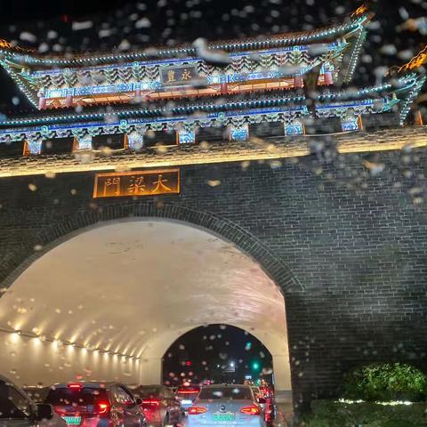 暴雨来袭——致敬“冒雨作业的环卫工人”