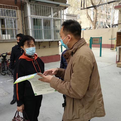 分类条例一周年，“鲁”力同心共时尚”闵子骞社区开展垃圾分类宣传活动