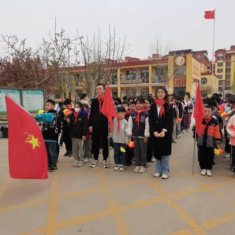 缅怀革命先烈 赓续红色精神——南胡渠小学清明祭扫活动