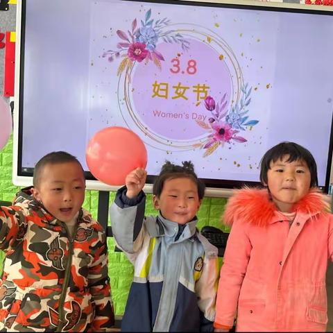 “温情三月，爱伴成长”欧拉秀玛乡幼儿园三八妇女节活动