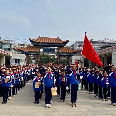 缅怀革命先烈  赓续红色血脉——焦作市第三十三中学开展清明祭英烈活动