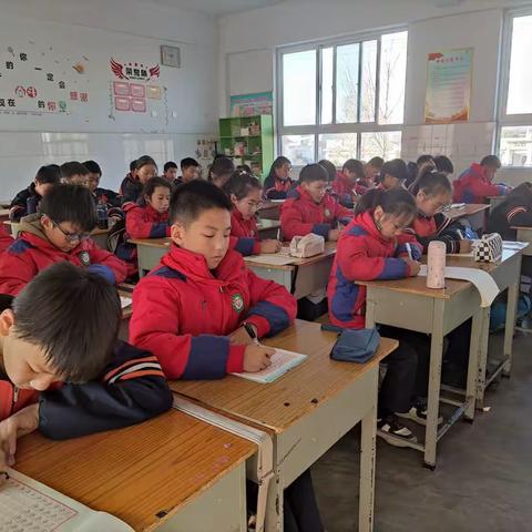 书妙笔生花，品汉字之美 -----殷都区正心小学六年级硬笔书法社团活动掠影九